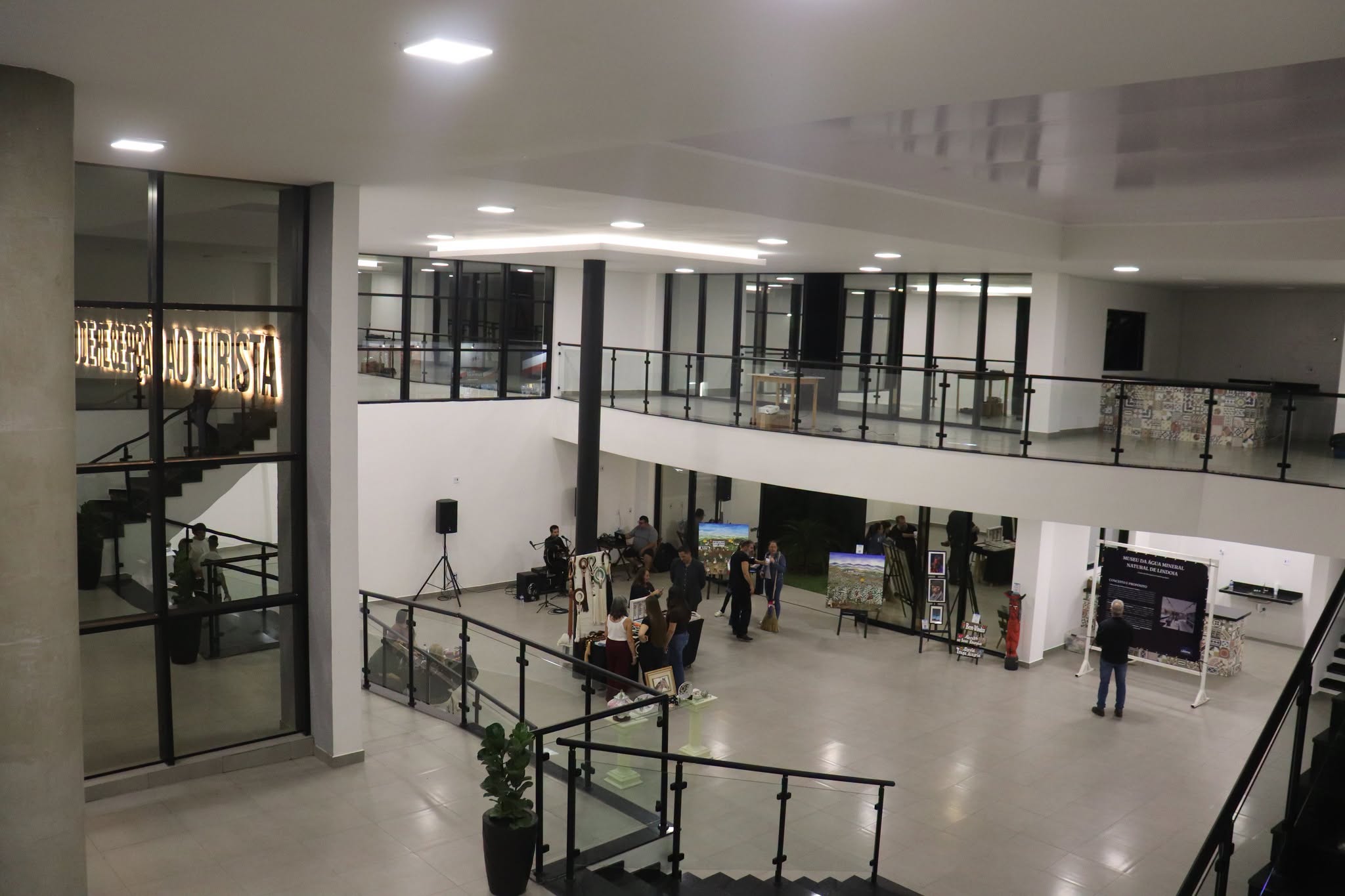 Lindoia entrega Centro de Recepção ao Turista